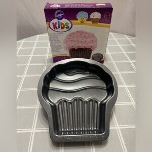 Wilton Kids Cupcake Mini Pan Fun Cake Crispy Treats Brownie Gelatin Dessert Mold
